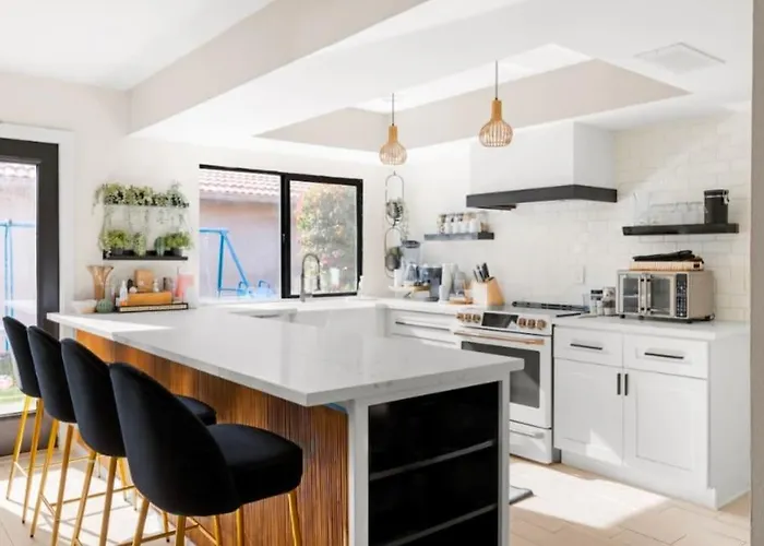 Stylish 4br With Pool & Fireplace Holiday home Scottsdale