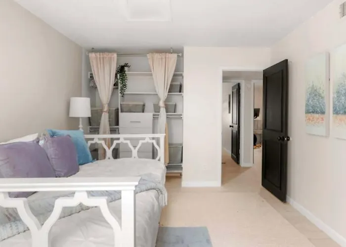 Holiday home Stylish 4br With Pool & Fireplace Scottsdale